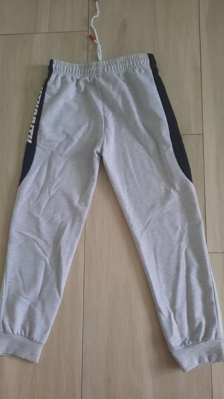 Tepláky 128/134, authority,128