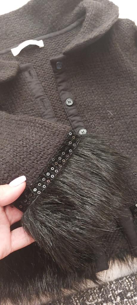 Exkluzívny svetrík s kožušinkou, 110