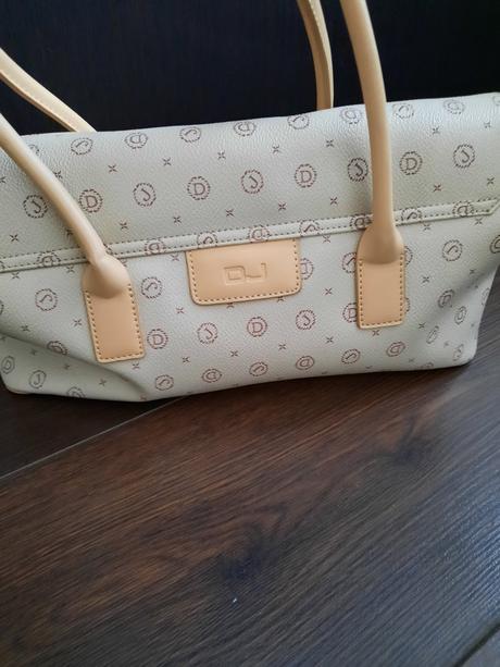 Dj kabelka, david jones