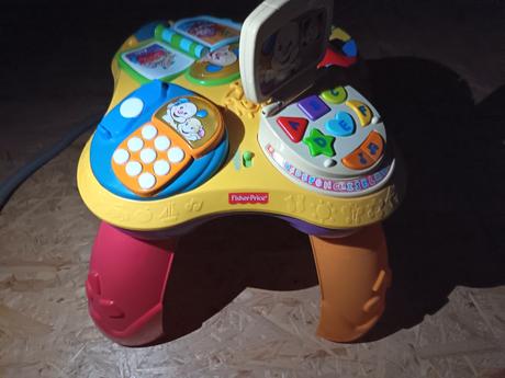 Fisher price interaktívny stolík, 