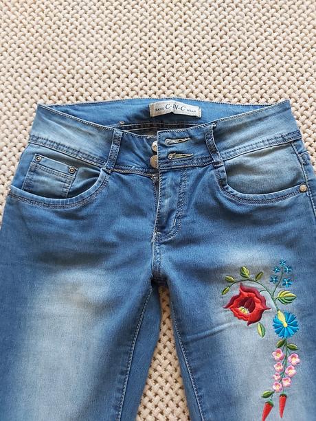 Rifle s výšivkou, 28