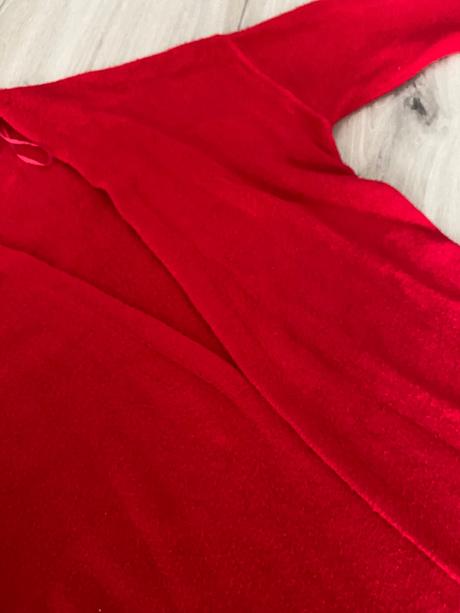 Červeny kardigan, reserved,s