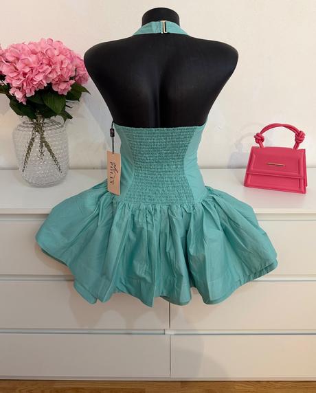 Úplne nádherné, nové šaty značky oh polly, 36