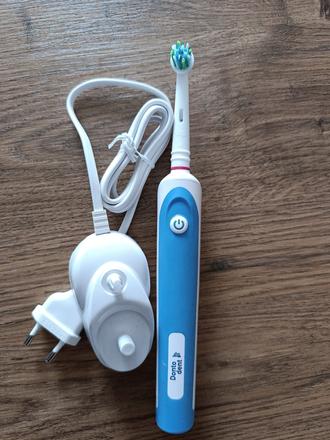 Elektrická zubná kefka dm,