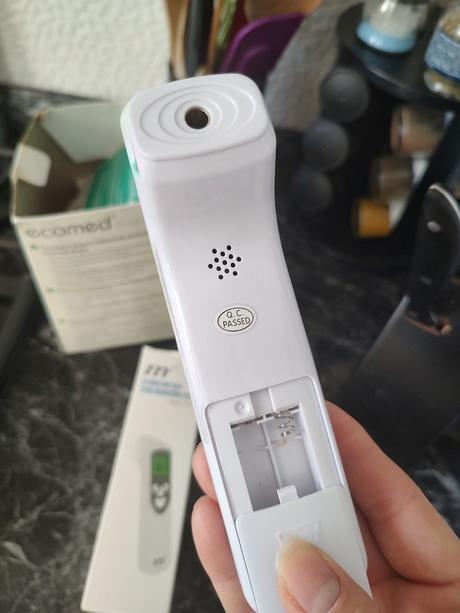 Bezkontaktný teplomer,