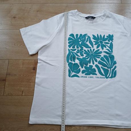 Biele tričko s flitrovou aplikáciou kvetov, f&f,l