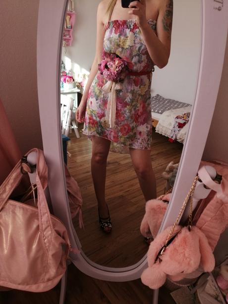 Lahké mušelinové šaty vzor kvety, s