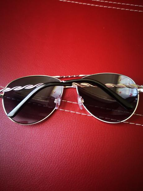 Slnečné okuliare, avon