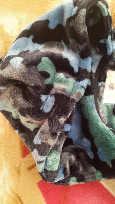 Overal uzasne mäkkučky len oprany, f&f,146