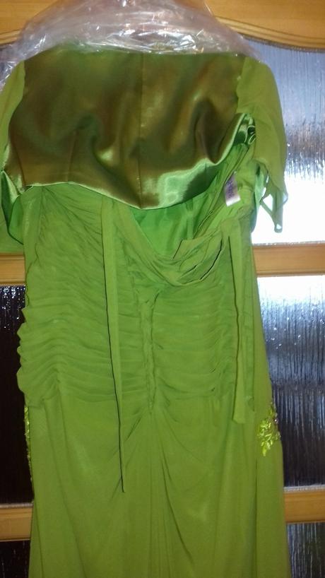 Spolocenske saty, 40