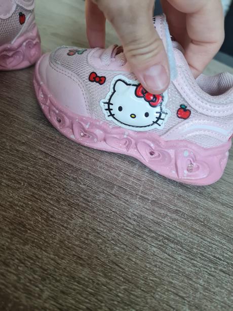 Dievcenske botasky, 22