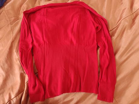 Červený sveter, m