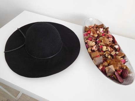 Reserved klobúk čierny, dámsky,, reserved