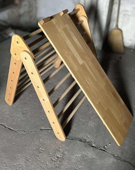 Triangel so šmykľavkou/schodíkmi,