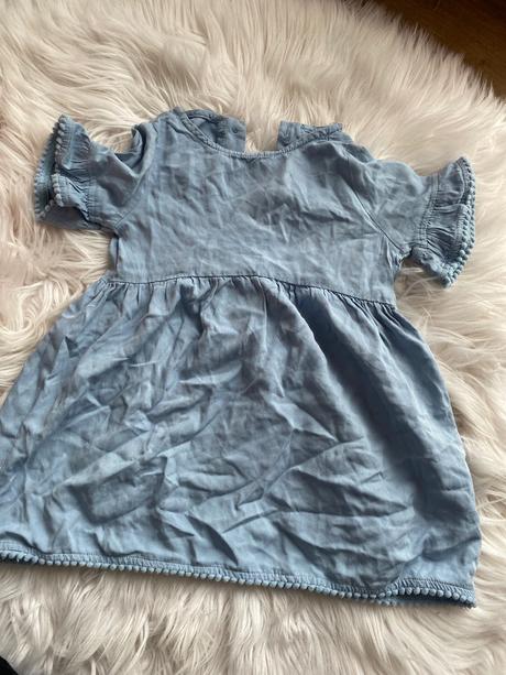 Šaty s malými brmbolčekmi, reserved,86