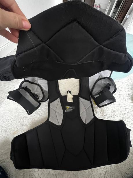 Hokejová vesta - ramená - ako nová, bauer,l