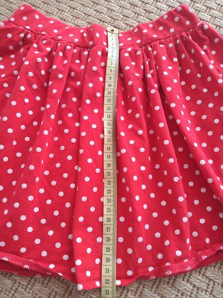 Červená bodkovaná sukňa, japitex,128