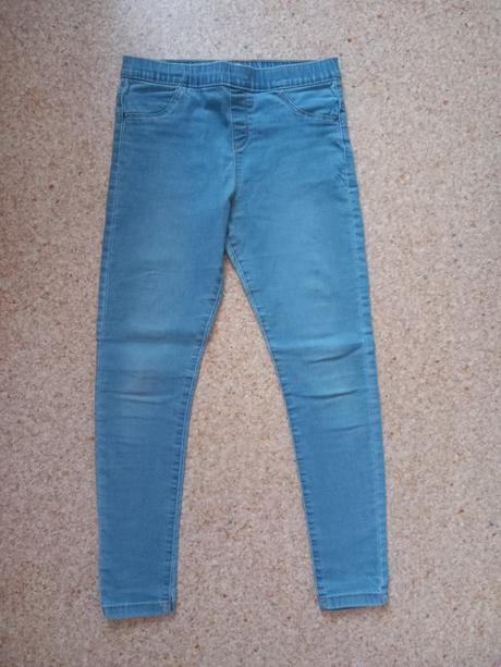 Balík vecí pre dievča vhodné do školy 140/146/152, 140–152