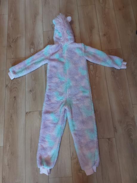 Overal na spanie, f&f,152