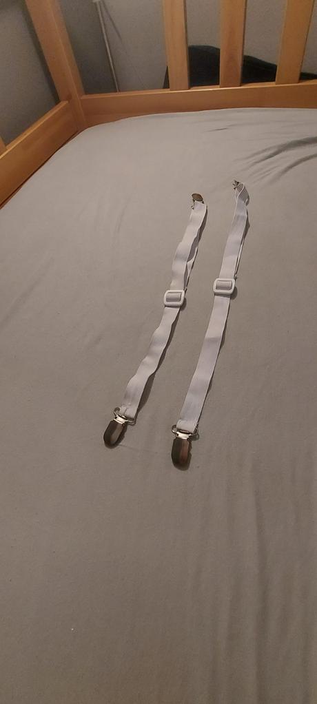 Upínací úchyt na plachtu,