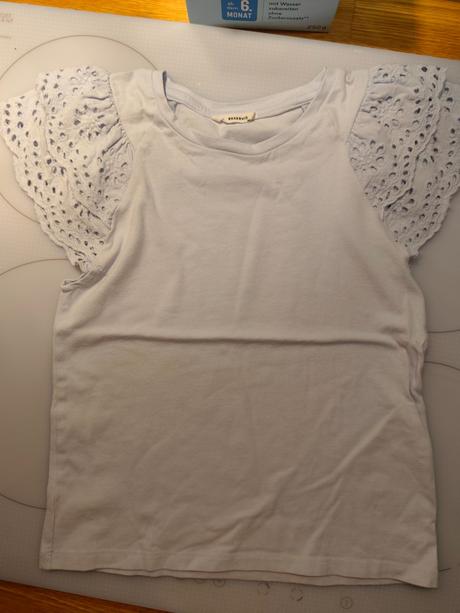 Tričko reserved s madeirovými volánmi, reserved,134