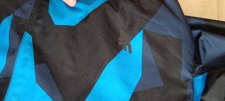 4f lyžiarska súprava bunda + oteplovaky, 146