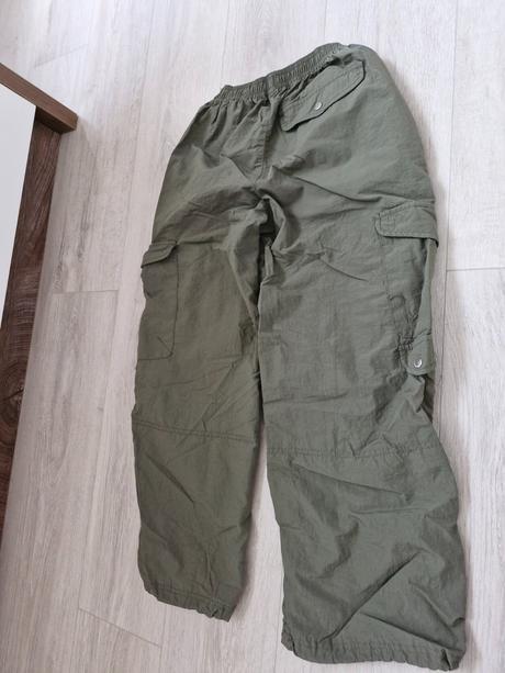 Padákové nohavice, bershka,146