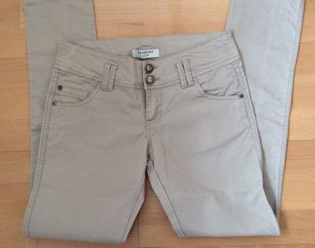 Nohavice nenosene, reserved,34