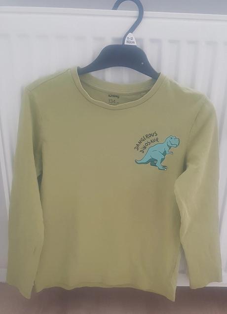 Tričko s dinom, sinsay,134