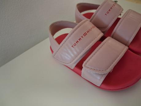 Dievcenske sandale tommy hilfiger, vel. 24, tommy hilfiger,24