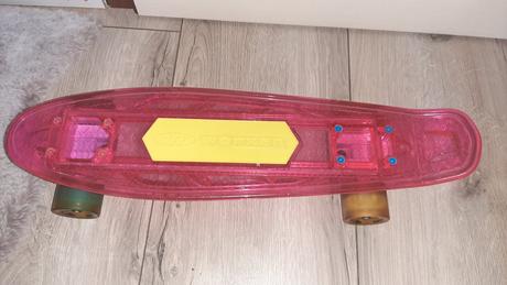 Pennyboard worker, worker