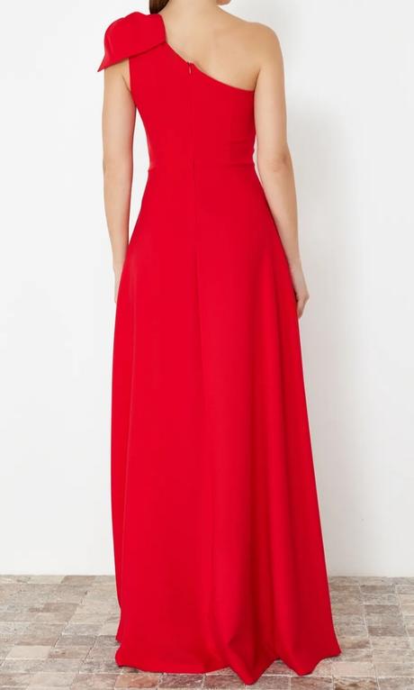 Červené šaty., 34