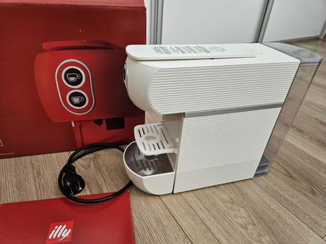 Kávovar illy easy, 