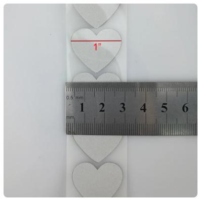 Reflexná nažehlovačka srdiečko,