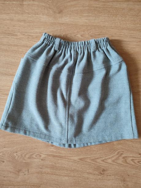 Teplá suknicka, 158