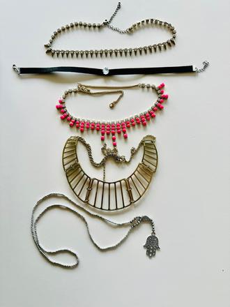 Rôzne náhrdelníky, 