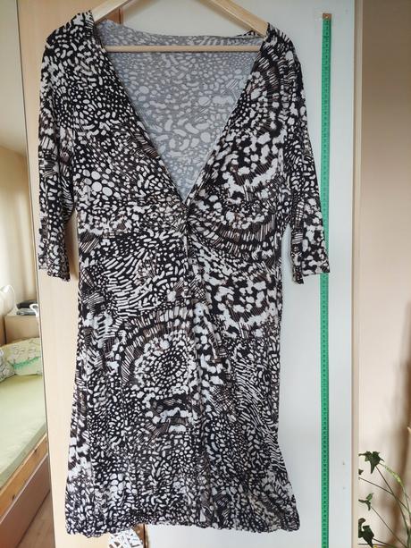 Šaty s veľkým výstrihom, xl