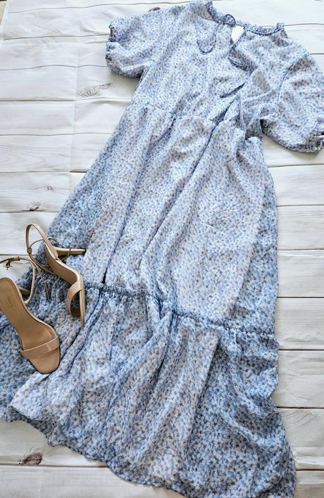 Pekné lahulinké šaty, l