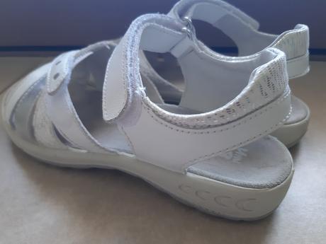 Sandalky biele, baťa,36