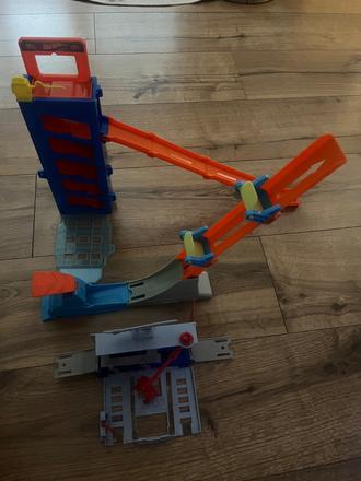 Hot wheels,