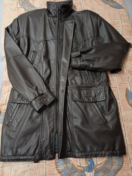 Kožená bunda, 52