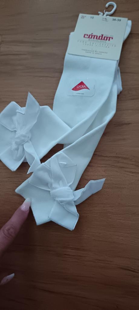 Kvalitné biele podkolienky s mašľou,