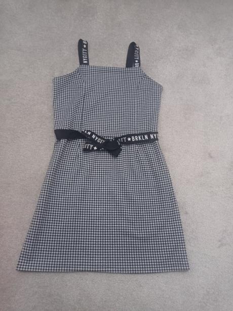 Dievčenské šaty, c&a,152