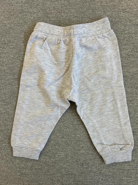 Teplákové nohavice, 74