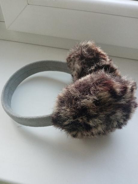 Zimné slúchadlá, 140