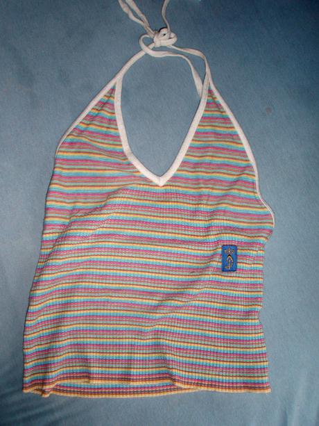 Zaujímavé páskované farebné tieločko, s