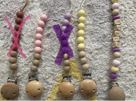 Klipy/retiazky na cumlík, mushie