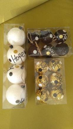 Vianočné gule - biele a cierne,