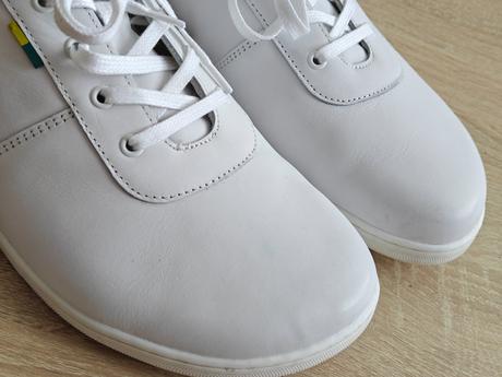 Royale - white & black 47 p137, be lenka,47