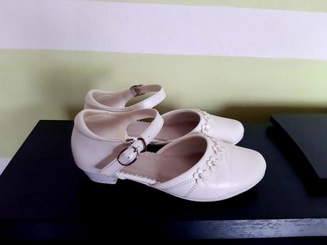 Sandalky na 1. sväté prijímanie, 34